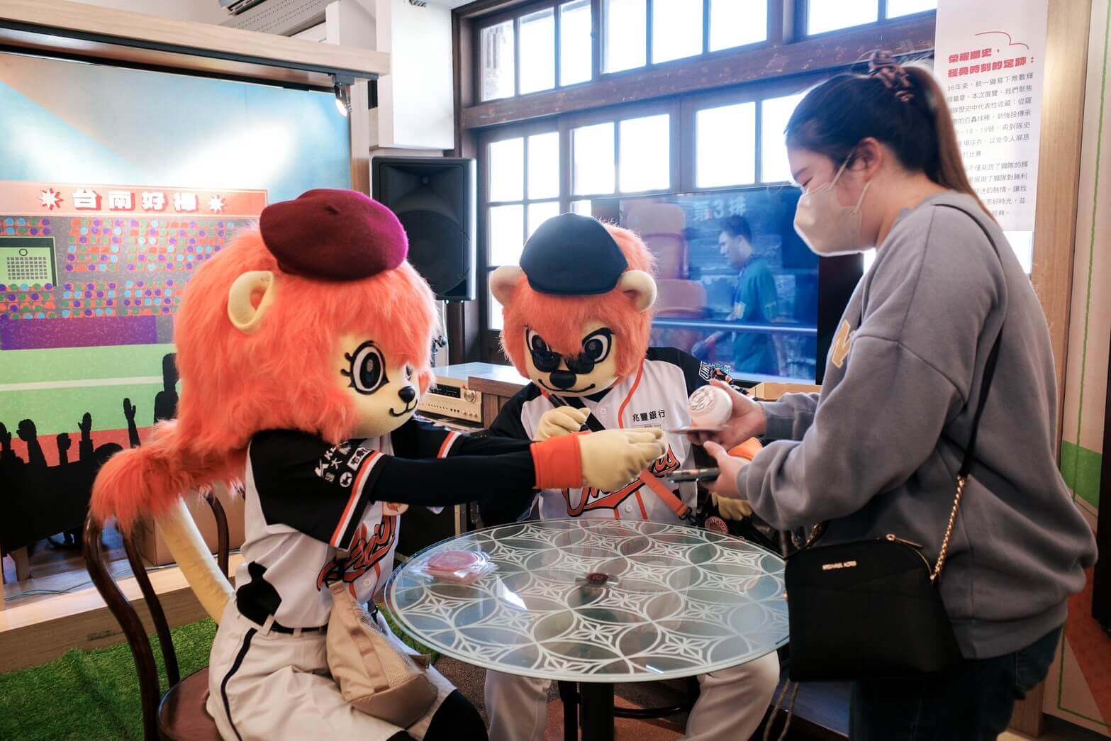 LINE_ALBUM_統一獅萊恩一日店長20250322_250322_83